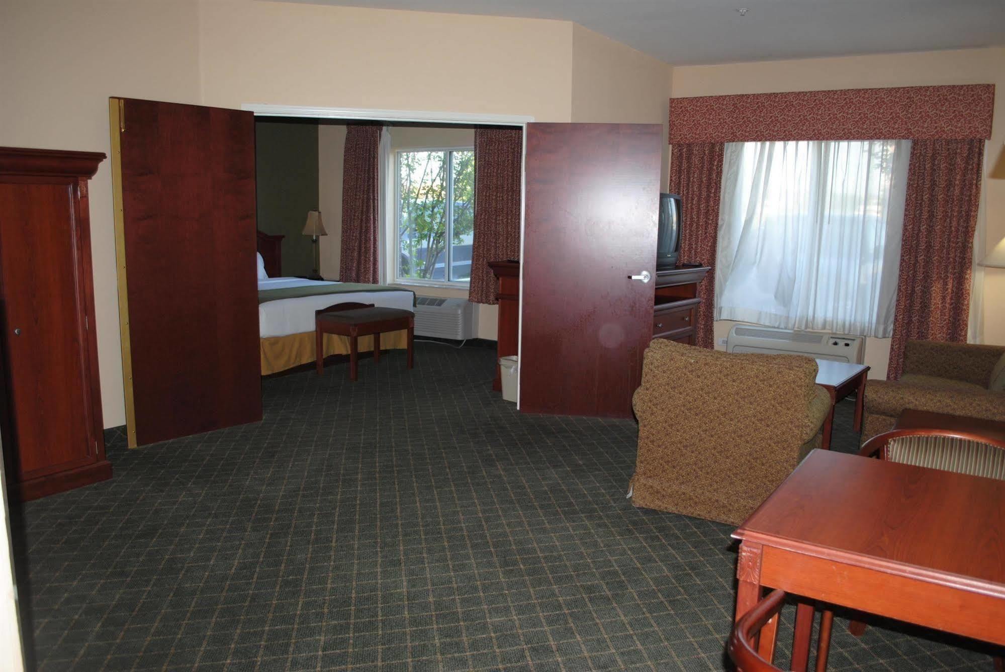 Magnuson Hotel Commerce Exterior photo
